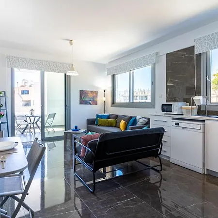 Kmeidos 1-bedroom In * Ларнака